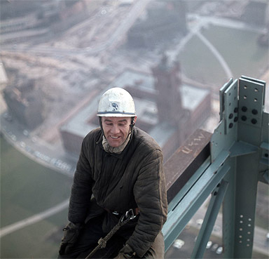 Arbeiter beim Bau des Berliner Fernsehturms, 1967