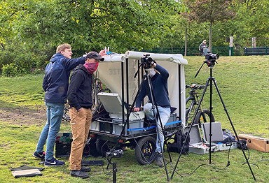 Stadtlabor 2050: Das Filmteam von offscreen.de unterwegs mit dem Lastenfahrrad auf dem Mierendorff-Insel-Rundweg 